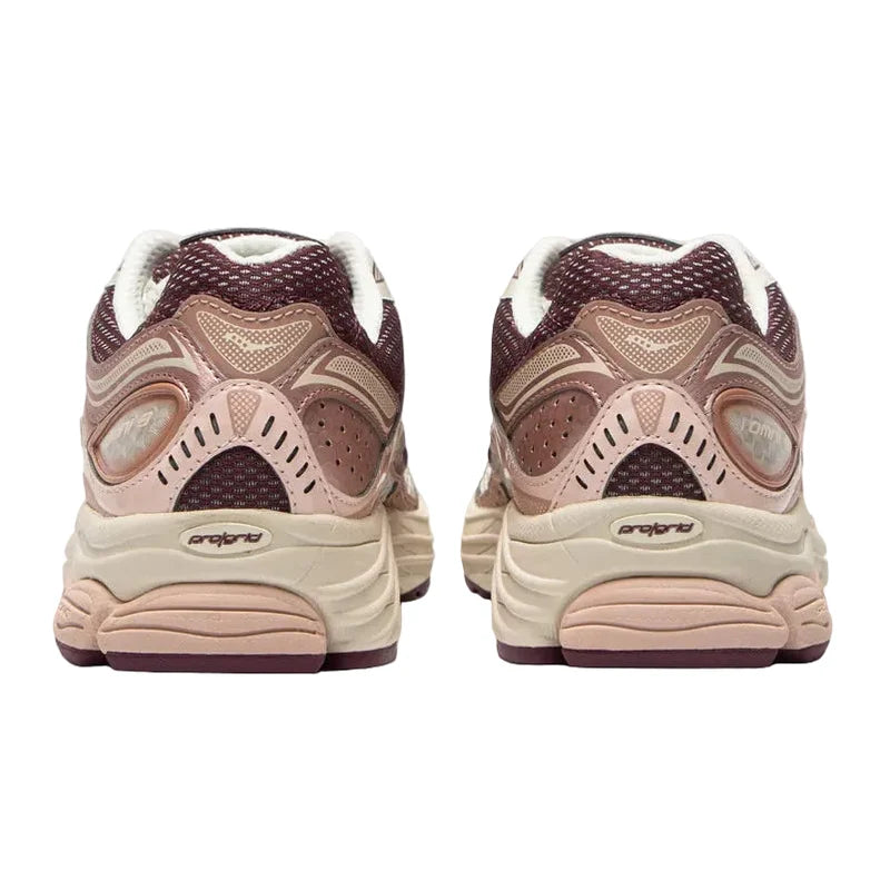 Saucony ProGrid Omni 9 'Ivory Peony'